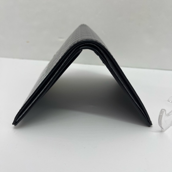 Michael Kors Jet Set Travel Md Signatu Patent Logo Debossed  Passport Case
Black - Picture 7 of 16